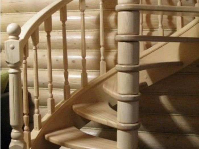 Archisio - Falegnameria Su Misura - Progetto Scale in legno su misura