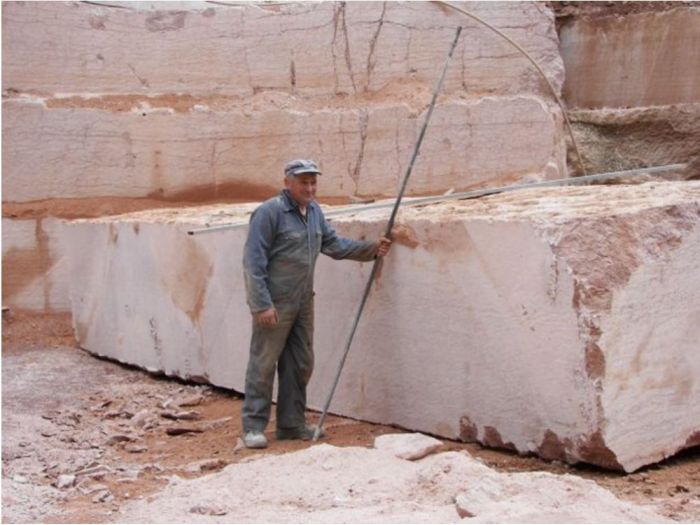 Archisio - Bagnari Marmi Due srl - Progetto Blocchi - semiblocchi - informi di prima scelta e commerciale