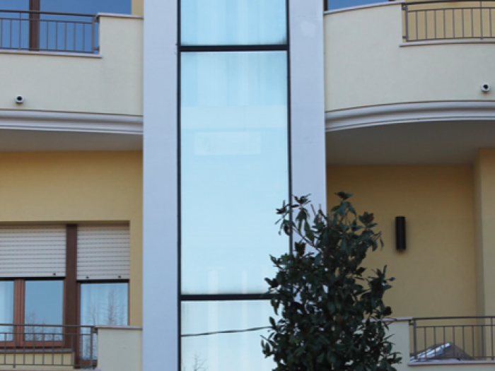 Archisio - Vetreria Artevetro Baldinini Srl - Progetto Facciate puntuali