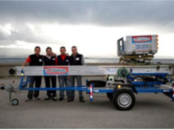 Archisio - Af Traslochi - Progetto Fornitura contenitori per capi appesifornitura contenitori rigidi per fragiliNoleggio scala aerea e furgoni con operatori