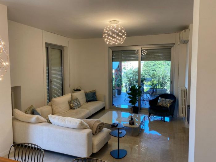 Archisio - Paola Illuminazione - Progetto Illuminare con gioco di led