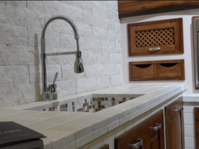 Archisio - Falegnameria Artigianale Arte E Legno Lsc Design - Progetto Sportelli rifiniti in legno