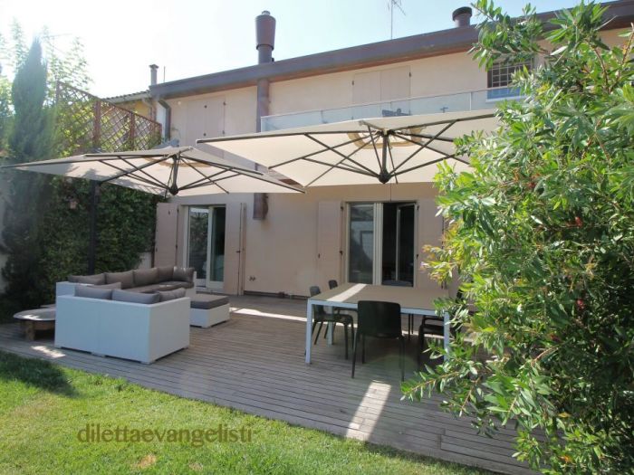 Archisio - Diletta Evangelisti - Progetto Edificio per residenza in centro storico con giardino