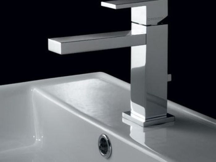 Archisio - Tassonedil - Progetto Rubinetti quali scegliere nella ristrutturazione del bagno