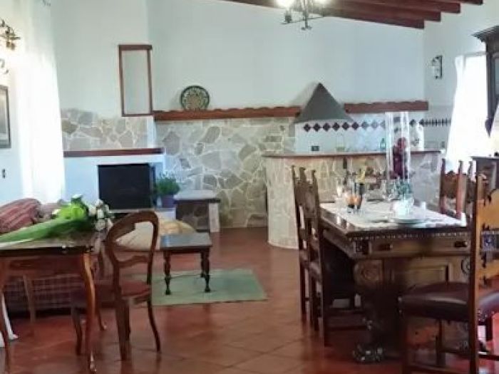 Archisio - Angela Paniccia - Progetto Villa francesca - relooking dependance destinata agli affitti brevi