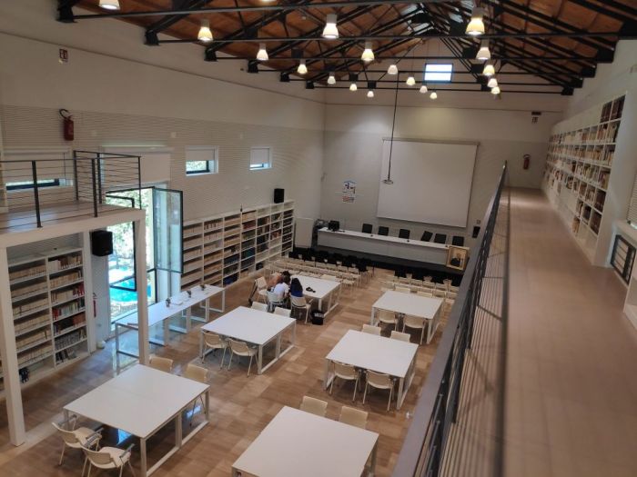 Archisio - Adriano Gerardo Pasciuti - Progetto Realizzazione ballatoio e scaffalature biblioteca