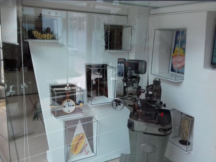 Archisio - Danilo Di Lorenzo Di Michele - Progetto eyewearwarehouse