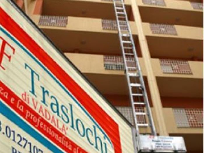 Archisio - Af Traslochi - Progetto Smontaggiotrasportomontaggi mobii collegamenti idraulici ed elettriciSmontaggio e rimontaggio tende e lampadari modifiche su cucine componibili e mobili