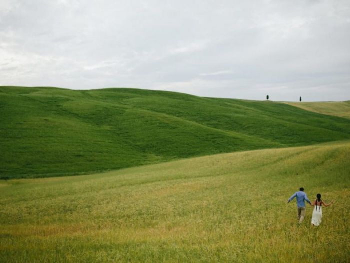 Archisio - Beatrice Moricci Fotografa - Progetto Fotografo di fidanzamento in val dorcia toscana