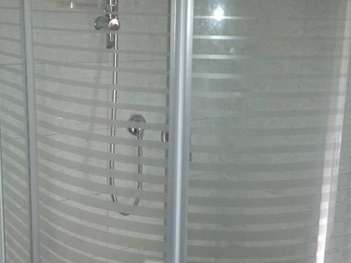 Archisio - Castagnoli Termoidraulica Prato - Progetto Box doccia e scaldasalviette