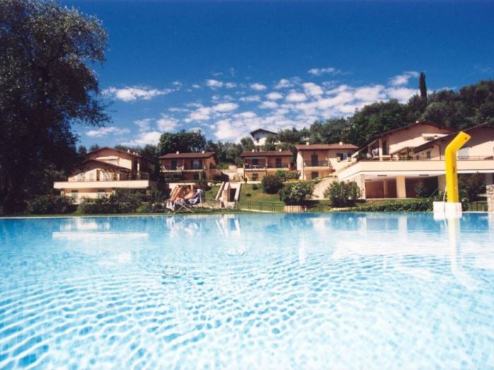 Archisio - Dossi Costruzioni - Progetto Realizzazioni turistiche