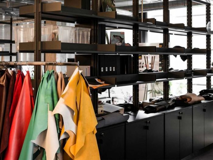 Archisio - Durante Ufficio - Progetto Diesel props