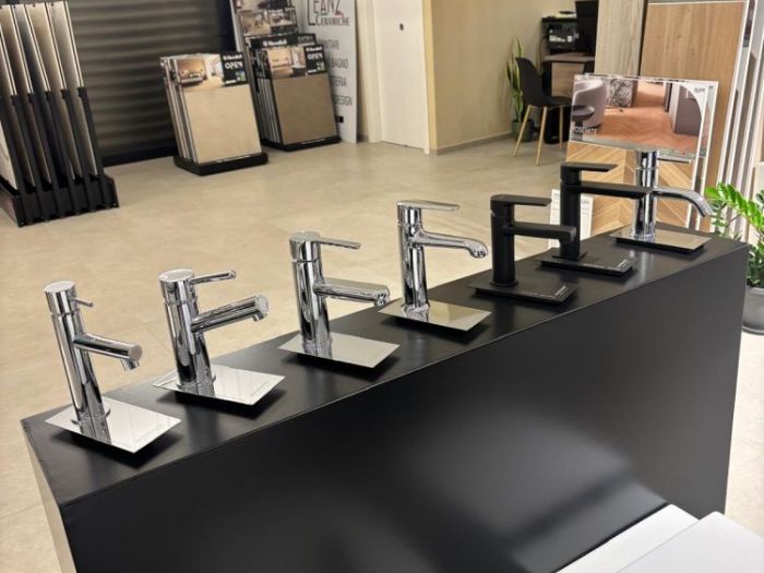 Archisio - Leanza Luca - Progetto Showroom ceramiche e sanitari