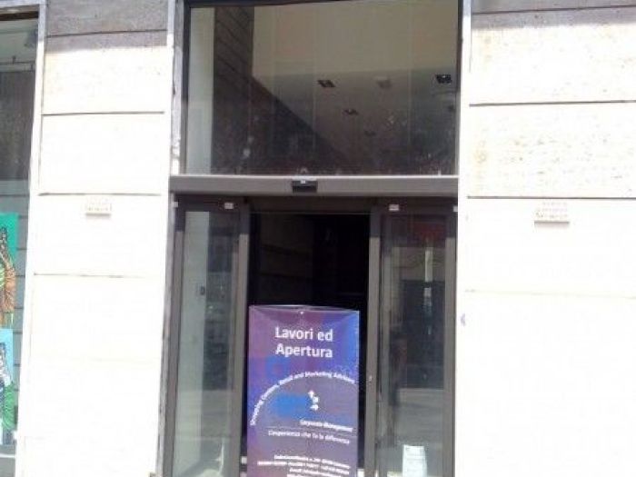 Archisio - Errico Gaglianese - Progetto Realizzazione punti vendita benetton e sisley di catanzaro