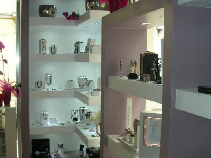 Archisio - Raffaele Cima - Progetto Realizzazione negozio di bigiotteria e watchshop