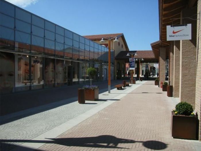 Archisio - Studio Architettura Golinelli - Progetto Parco commerciale e del tempo libero mondovicino - factory outlet- arch M Golinelli factory outlet medie superfici cascina viotto