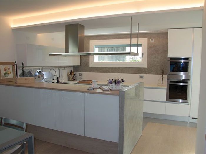 Archisio - Sara Basana - Progetto Progettazione e realizzazione di arredo per abitazioni private