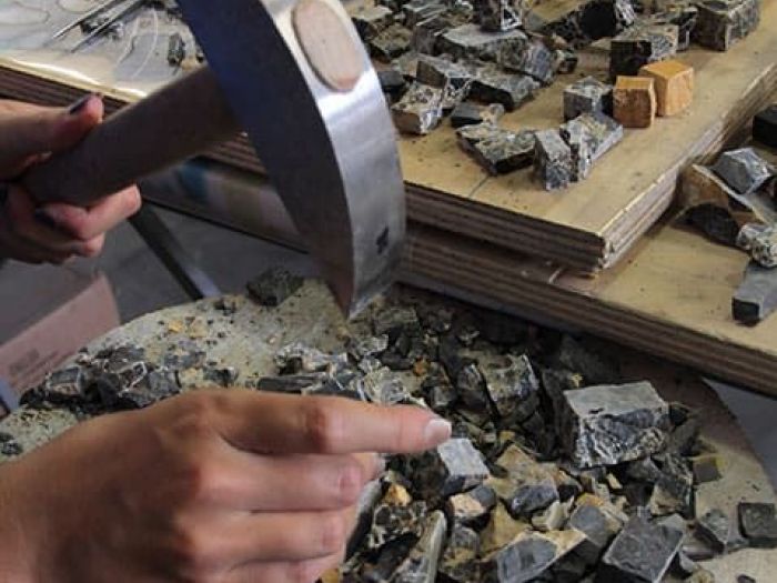 Archisio - Progetto Arte Poli srl - Progetto Jaguar mosaic in marble slab