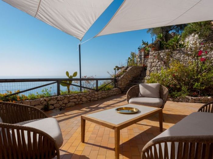 Archisio - Fabrizio Pezzoli - Progetto Casa miss trevelyan servizio fotografico per booking