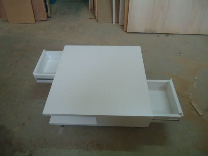 Archisio - Falegnameria Sardano Demurtas - Progetto Tavolino moderno laccato