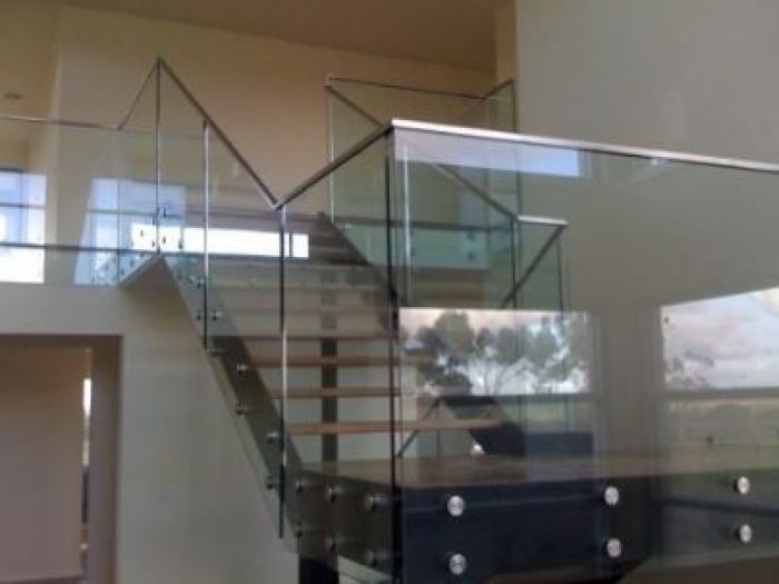 Archisio - Normanna Vetri - Progetto Progettazione e realizzazione vetri su misura