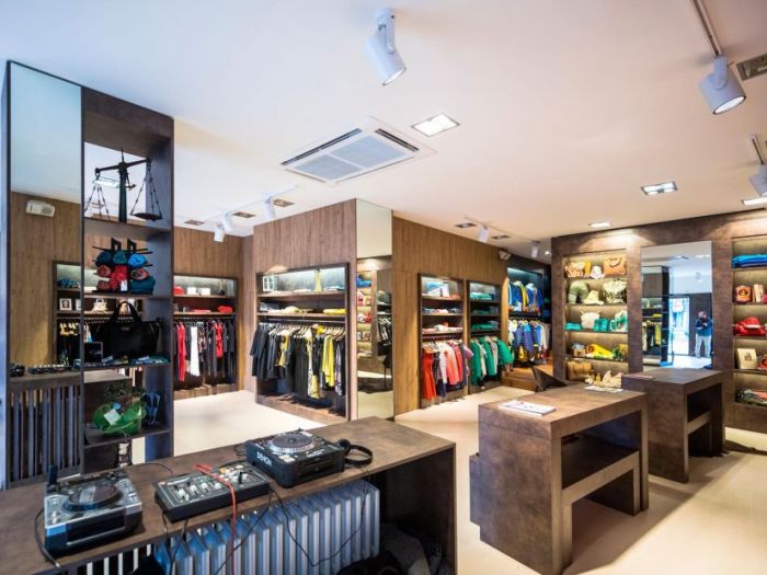 Archisio - Studio Scaramucci - Progetto Amadio abbigliamento