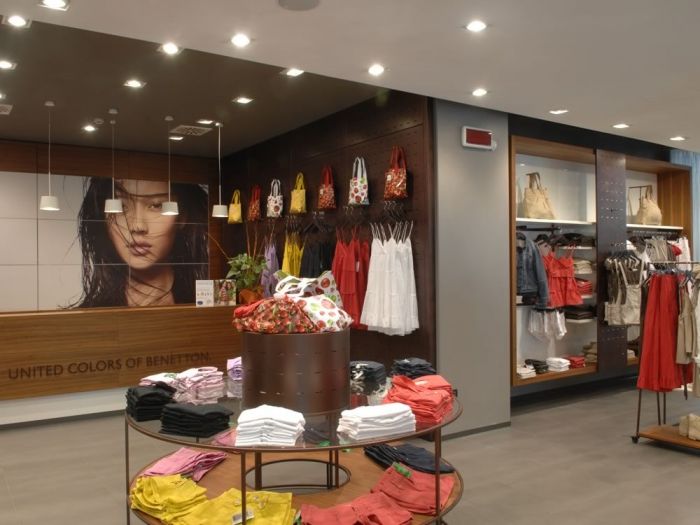 Archisio - Asso spa - Progetto Allestimento e arredamento di negozi