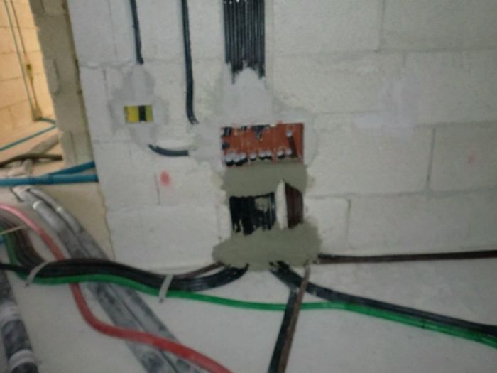 Archisio - Mp Impianti - Progetto Impianti elettrici per gli immobili e quadri per macchinari elettrici