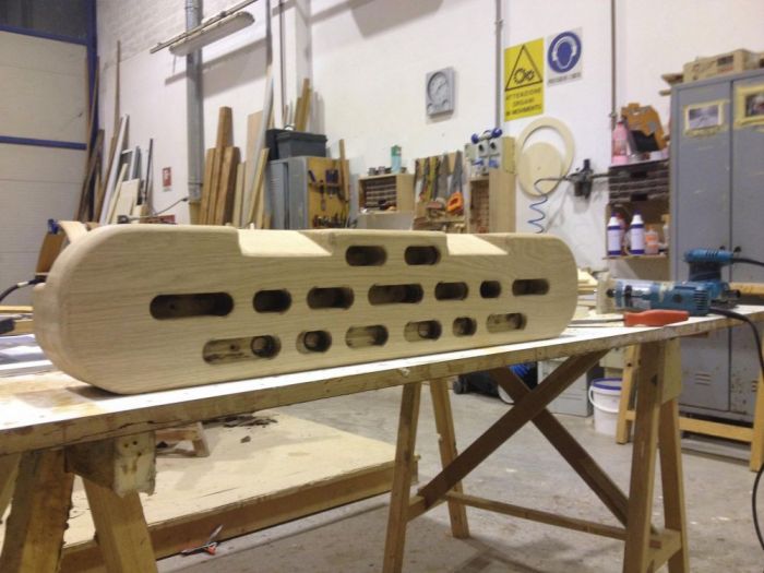 Archisio - Onda Arredamenti - Progetto Tavolini sedie mensole armadi arredo casa e rivestimento in legno per yacht