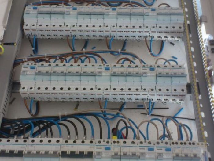 Archisio - Edy Impianti Elettrici - Progetto Lavoro centro estetico illuminazione led