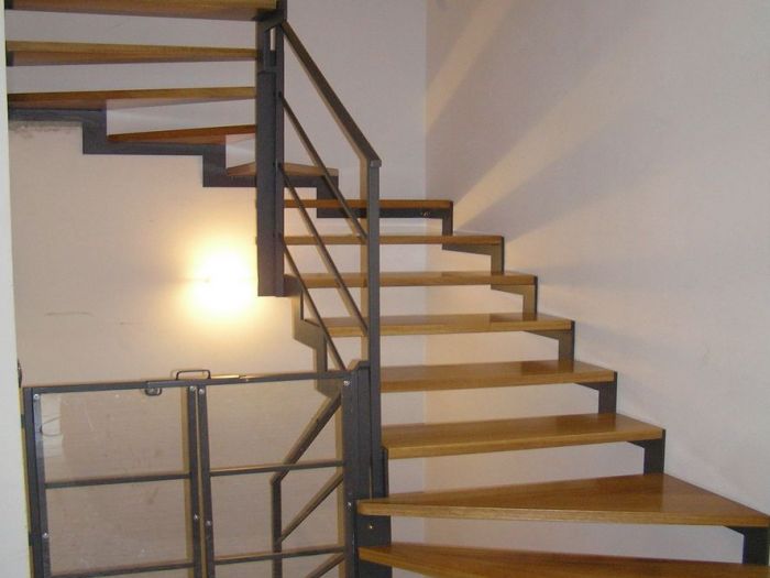 Archisio - Roberto Rossi - Progetto Scale per interni ed arredi living