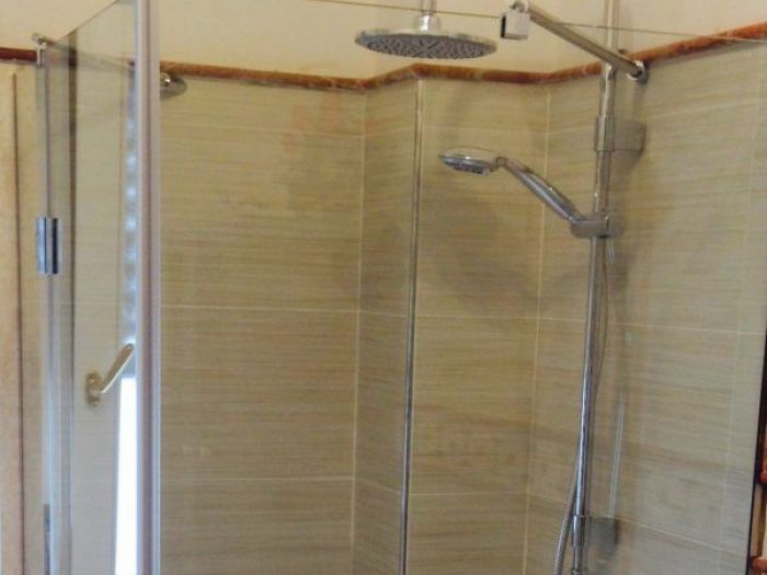 Archisio - Vetreria Kroton - Progetto Box doccia in vetro