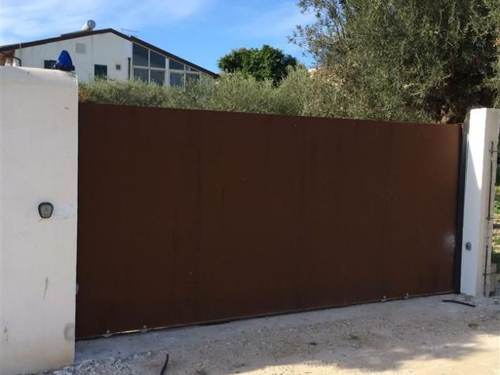 Archisio - Serramenti Puglisi srl - Progetto Cancelletti estensibili e cancelli