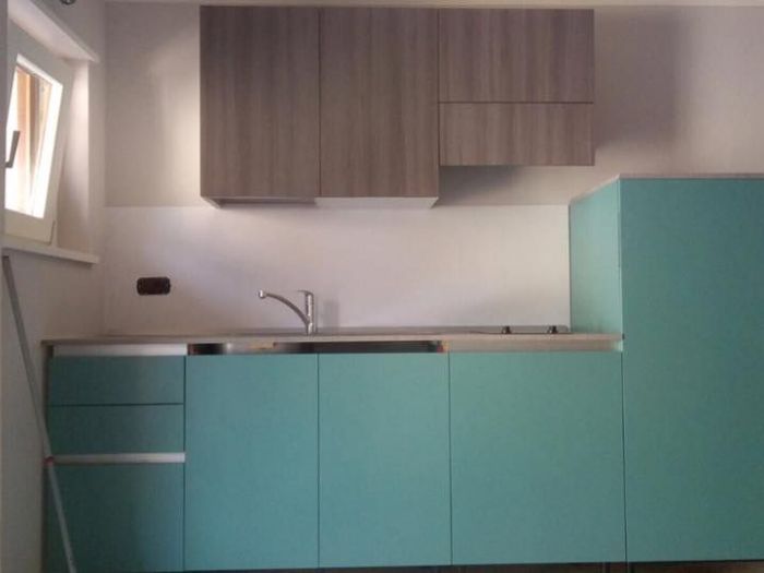 Archisio - Falegnameria Blf Di Ursache Bodgan - Progetto Fornitura e posa cucine mobili su misura persiane in legno e alluminio