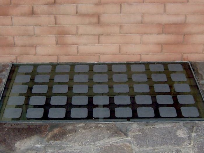 Archisio - Vetreria Dimensione Vetro - Progetto Parapetti e scale pensiline in vetro porte calpestabili e vetri decorati