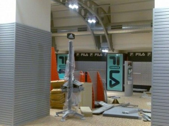 Archisio - Errico Gaglianese - Progetto Realizzazione punti vendita benetton e sisley di catanzaro