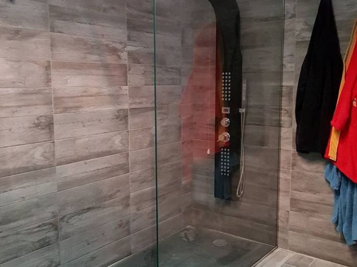 Archisio - Murtas Giorgio Il Vetraio - Progetto Box doccia in vetro su misura