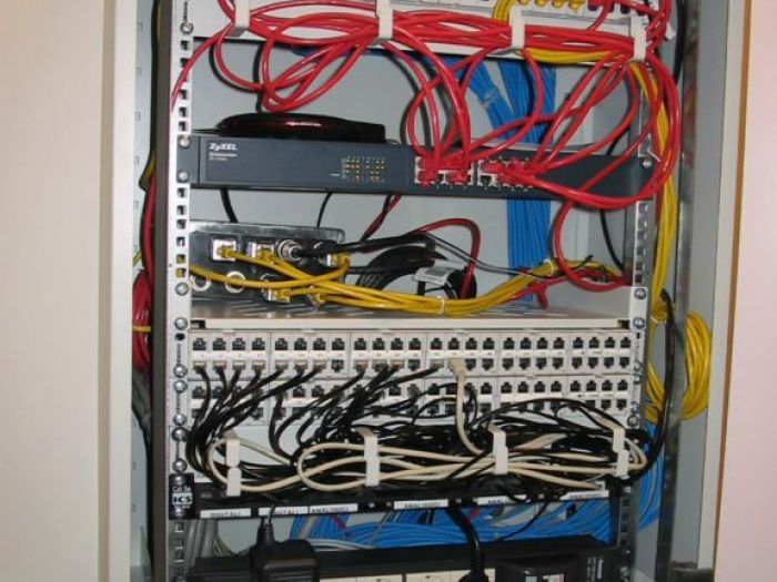 Archisio - Modernaluce Impianti Elettrici - Progetto 2005 lissone ufficio terziario