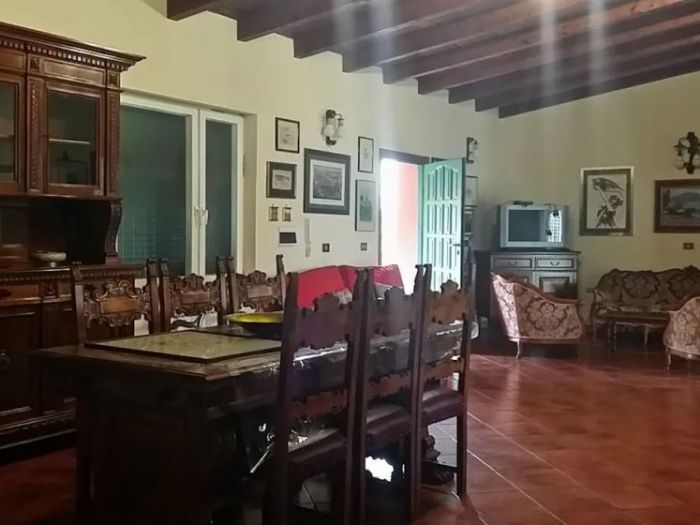 Archisio - Angela Paniccia - Progetto Villa francesca - relooking dependance destinata agli affitti brevi