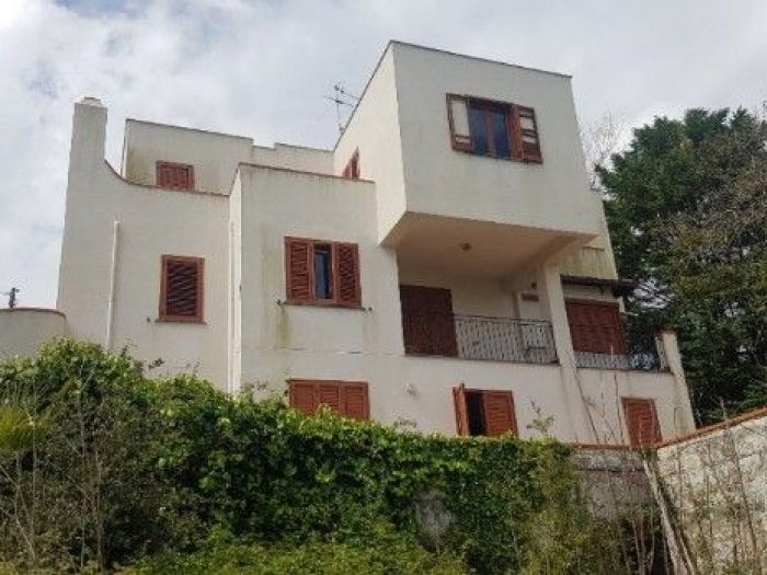 Archisio - Flavio Di Fiore - Progetto Trasformazione di due ville del 1974 in case vacanza