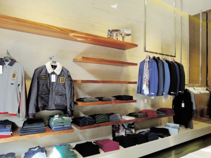 Archisio - Soa Spazio Oltre Larchitettura - Progetto Negozio di abbigliamento reg