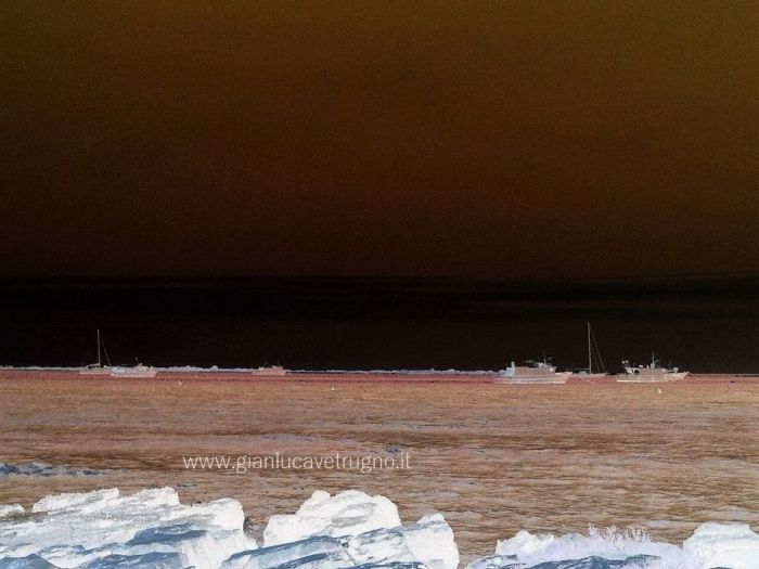 Archisio - Gianluca Vetrugno Meltem Kosan the Art Of The Negative - Artisti - Progetto Galleria 2 paesaggi