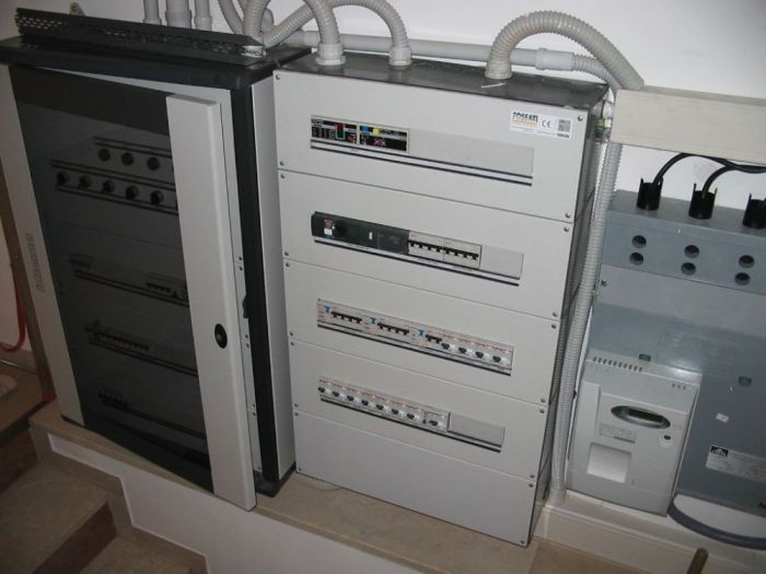 Archisio - Modernaluce Impianti Elettrici - Progetto 2005 lissone ufficio terziario