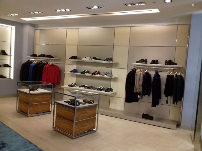 Archisio - Bravo Servizi Aziendali Di Bravo Maurino - Progetto Arredamento interno negozio pavin