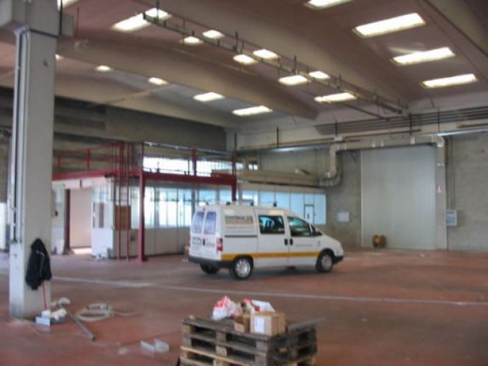 Archisio - Modernaluce Impianti Elettrici - Progetto 2009-2010 sovico officina meccanica