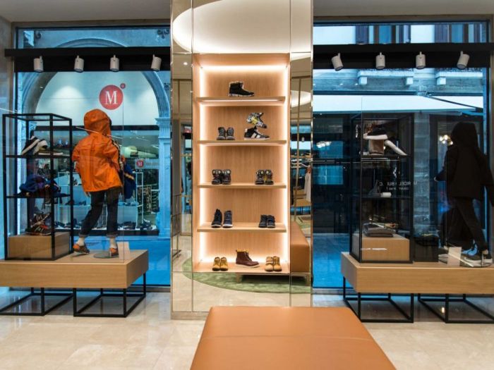 Archisio - Bravo Servizi Aziendali Di Bravo Maurino - Progetto Arredamento negozio erbavoglio