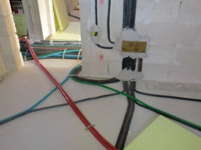 Archisio - Mp Impianti - Progetto Impianti elettrici per gli immobili e quadri per macchinari elettrici