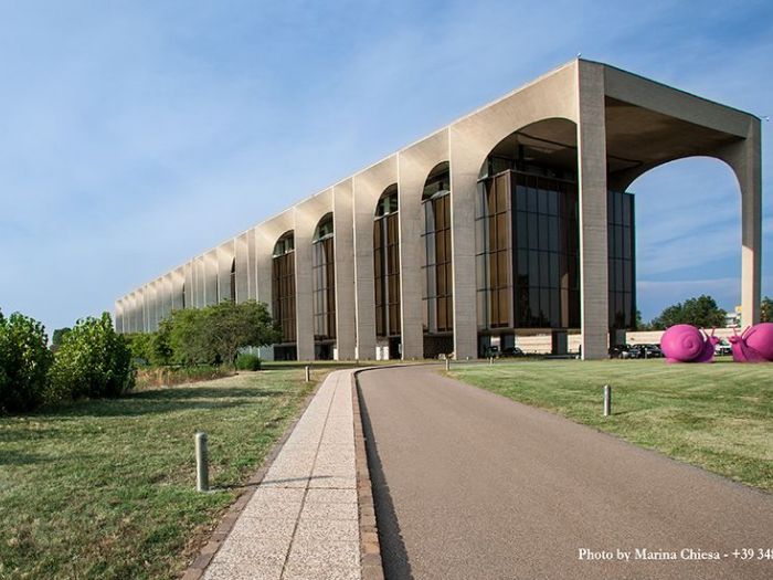 Archisio - Marina Chiesa - Progetto Mondadori palazzo niemeyer