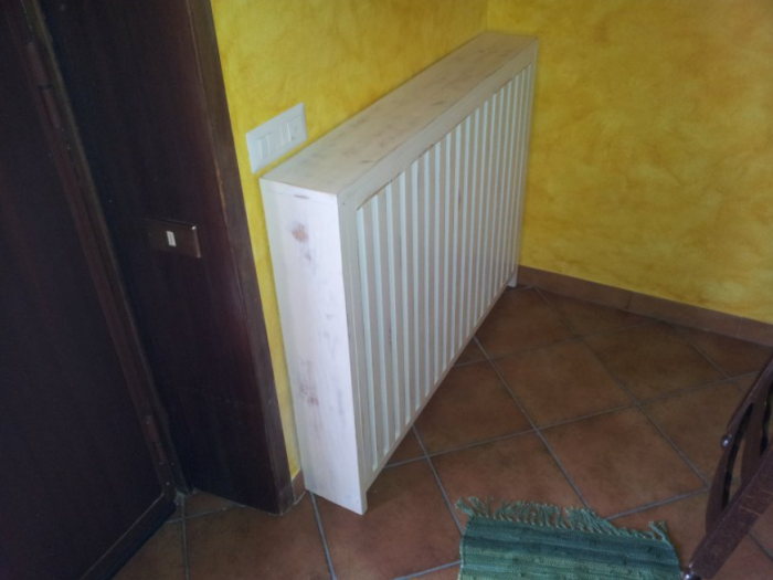 Archisio - Arte Del Legno 86 Snc - Progetto Copritermosifoni decapati in noce bianchi anticati