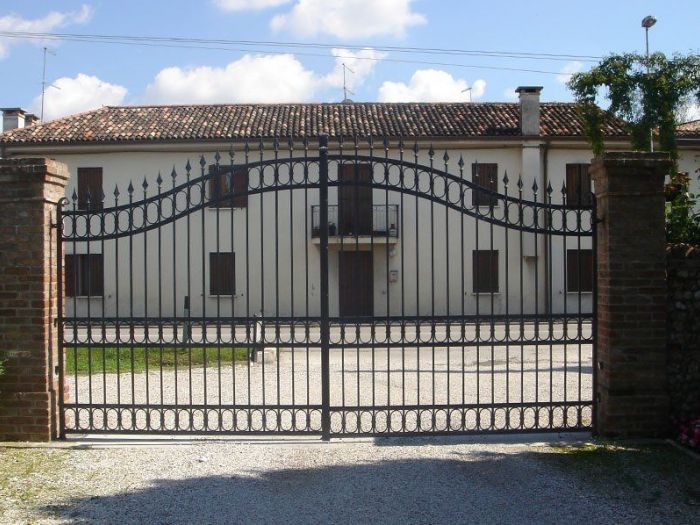 Archisio - I Fabbri De La Pieve - Progetto Cancelli e ringhiere in ferro su misura